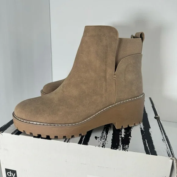 Chelsea boots Rancher by Dolce Vita size 9, *WILL NOT COME W/ BOX. - Picture 6 of 14